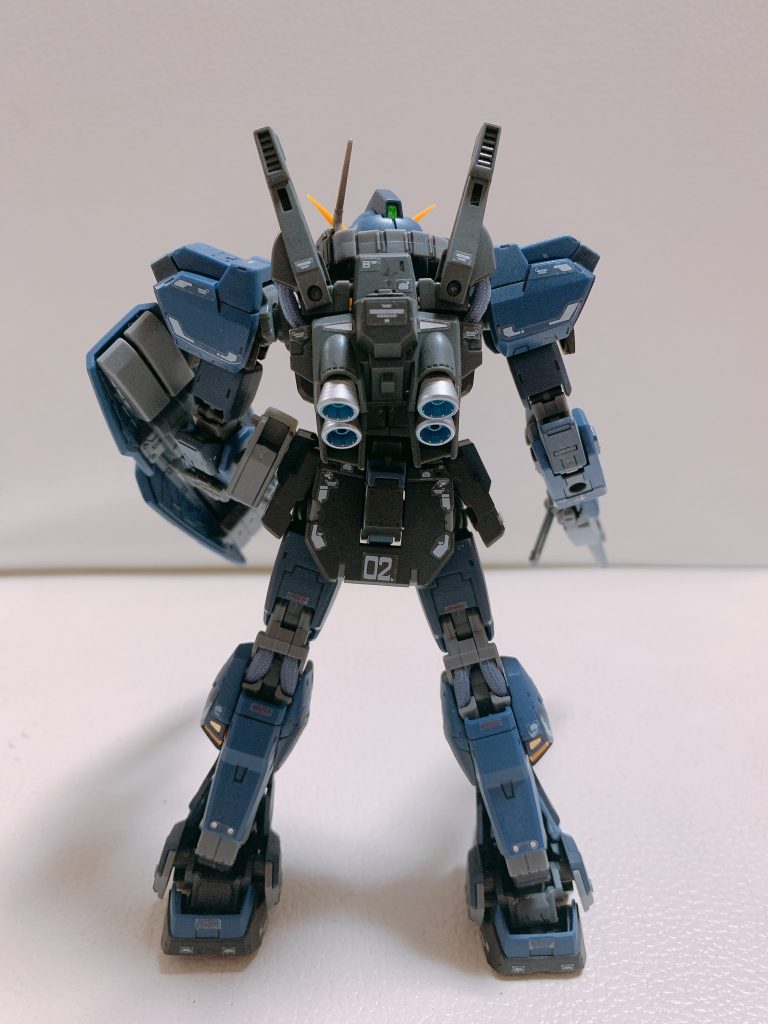 バーニアはシルバーからクリアブルー、と思ってたんだけど、塗った後から気付いたこれインディーブルーだった・・・