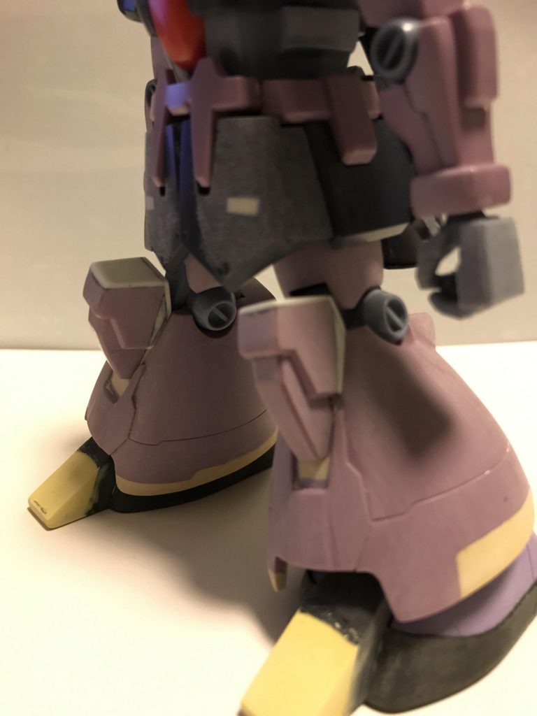 膝アーマーの位置を上に上げ角度を調整しましたエナメル割り凄し(*´Д`*)