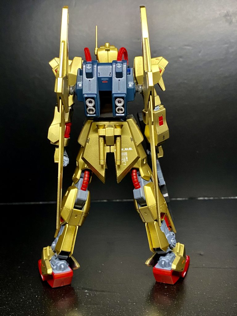 お尻のアーマーも延長しております。