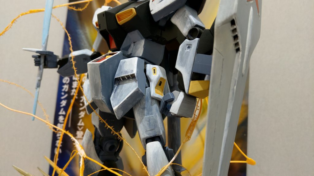 スカートとシールドのインテークに縦のフィンが描かれていたので追加。