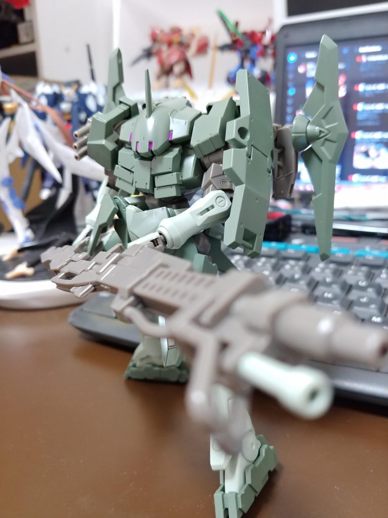 まずは普通に組み立てて遊びました。いいキットですね!