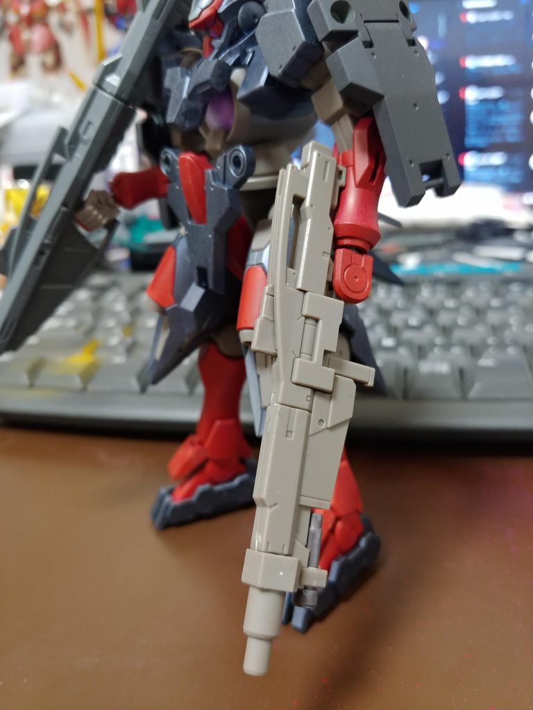 追記アドヴァンスドジンクスの太ももにビームサーベル無いんですって?!知らなかったので慌ててアドヴァンスドGNビームライフルを作りました。これでビームサーベルを携行できる!