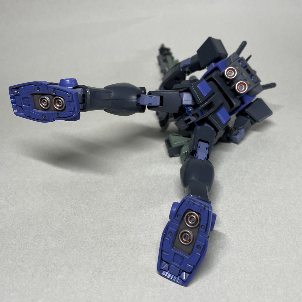 シールを貼る前　下　デカールを貼る前の画像を見ると、無難なデカール貼って完成させても良かったかもしれません…ただ、何度か製作意欲が落ちたのにもかかわらず、ちゃんと完成したので結果オッケーです。