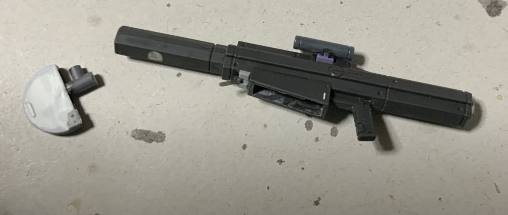 塗装の持ち手用に分けただけだけど弾倉抜けます。