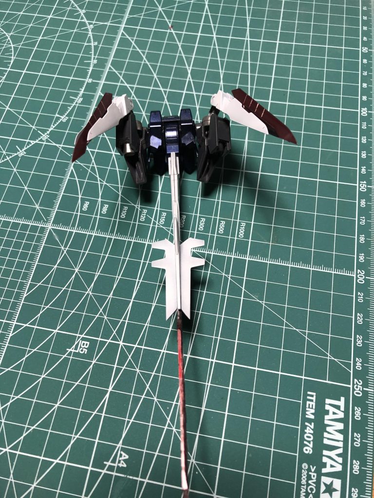 テイルブレード。大型メイスの刃?の部分を切り取ってくっつけました。もったいないので。