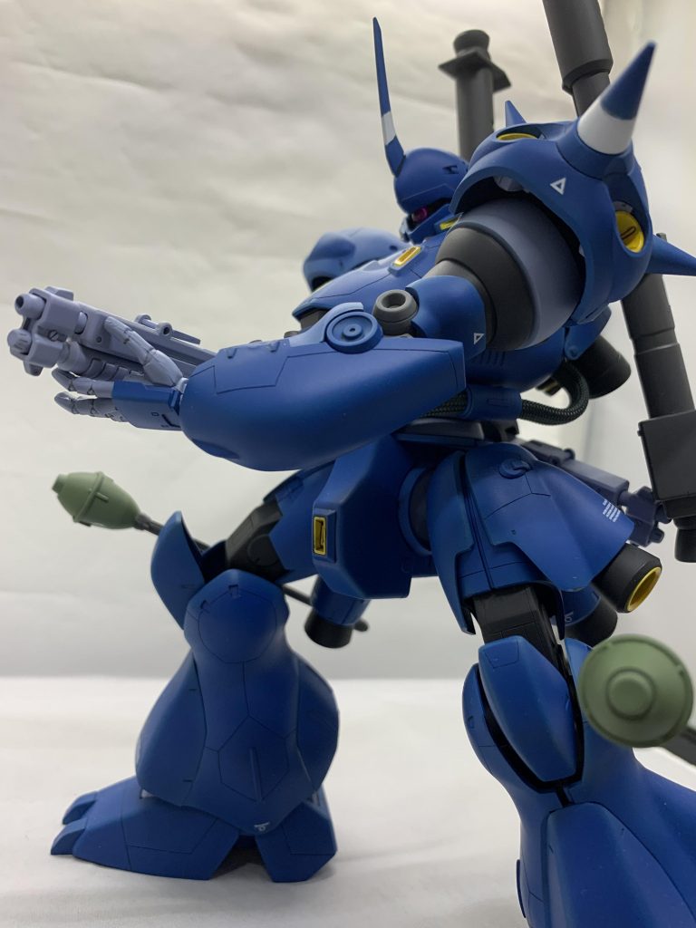 ショットガンなどはアニメに近い色で塗装してみました。