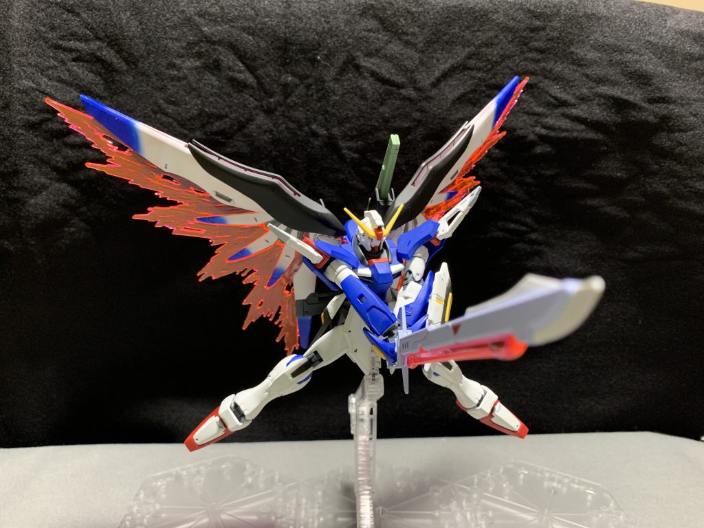 アロンダイトも違和感なくしっかり両手で構えられます。