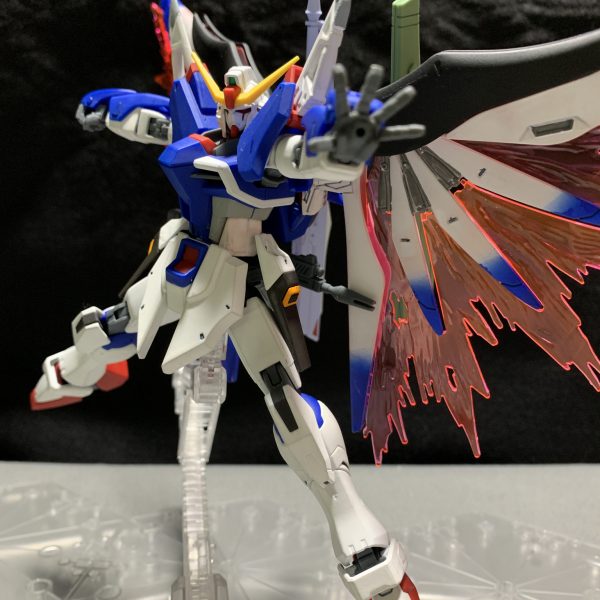 デスティニーガンダム