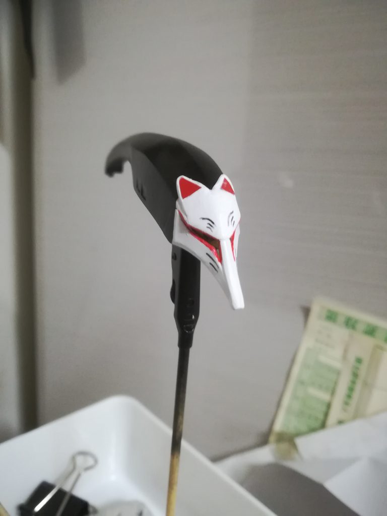 いま思えば鼻を少し詰めても良かったかなーと感じますが、みごとにキツネ面になりました。