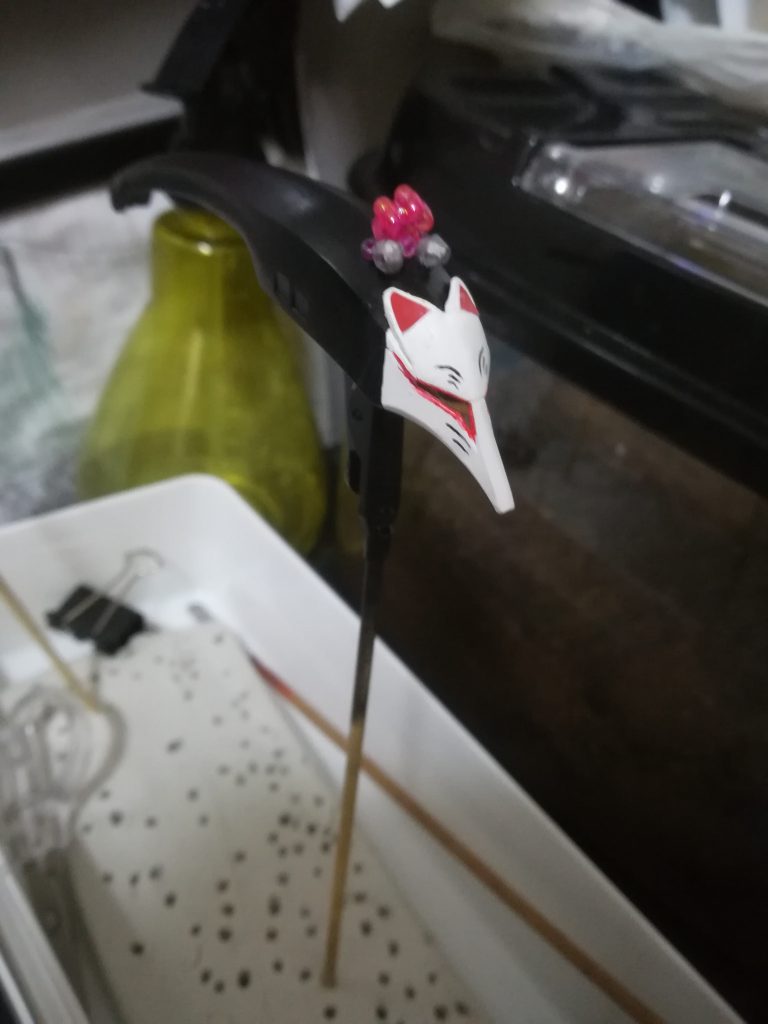 娘からもらったビーズをオン！SU-METALっぽくなりました。ちなみにMEGITSUNE(メギツネ)とネーミングしてあります。公演後のオフ会でも好評でした。