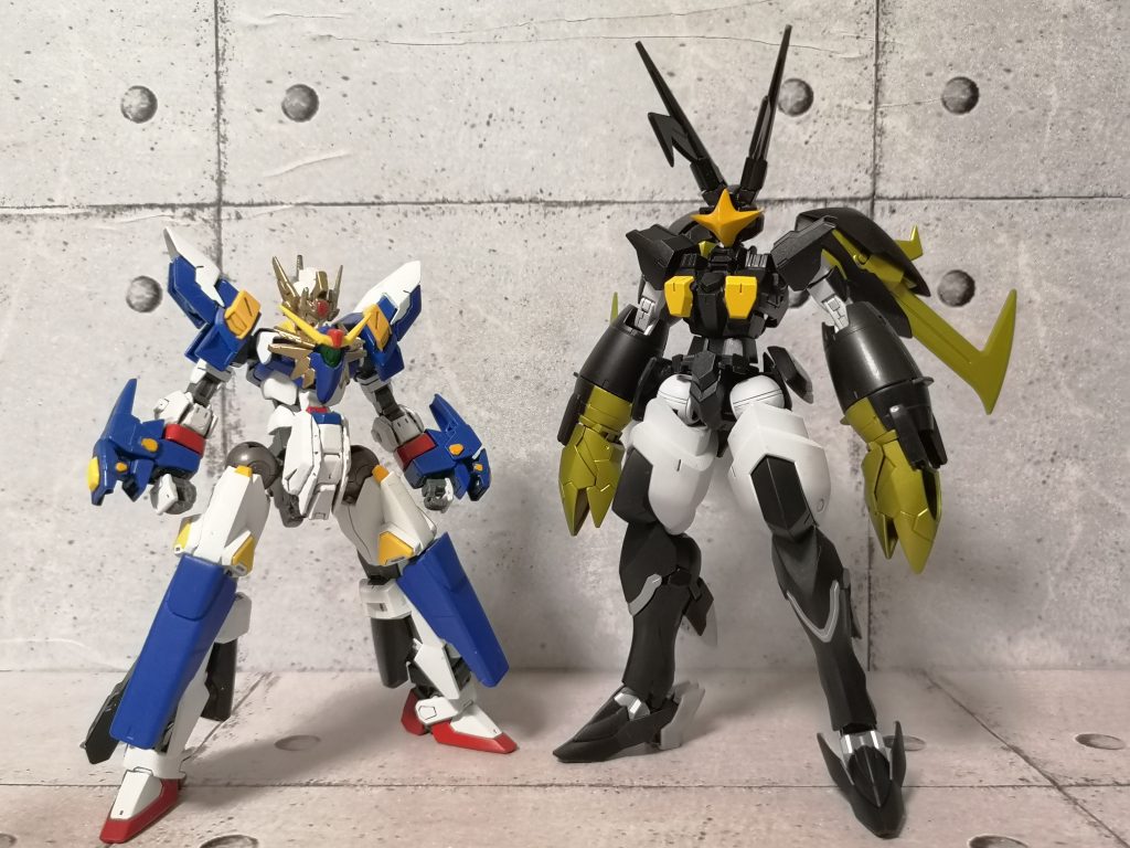 最後に私のディザイアガンダムと並べ、どのくらいの大きさなのかお見せいたしますねよく動く長い手足にメリハリの利いた体系のため、上記のようなブンドド写真が楽しくあったり、こうやって並べてるだけでも存在感がすごいです今回の投稿も楽しんでいただけましたらうれしいです!また次回の投稿もよろしくお願いいたします(*´▽`*)