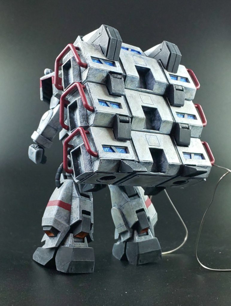 病棟の足は可動しますが、クリアランスの問題で塗装がやられます…