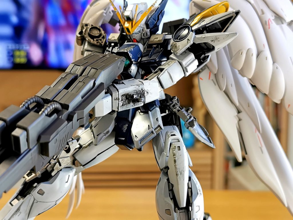 シェルター打ちです、デザインナイフと線香で破損表現を施しました。 