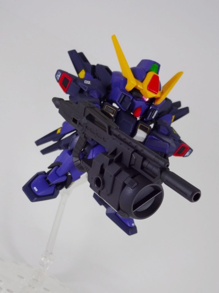 Iフィールド・ランチャーの両手保持はかなりギリギリです。等身上げた方がポージング決まるかも。