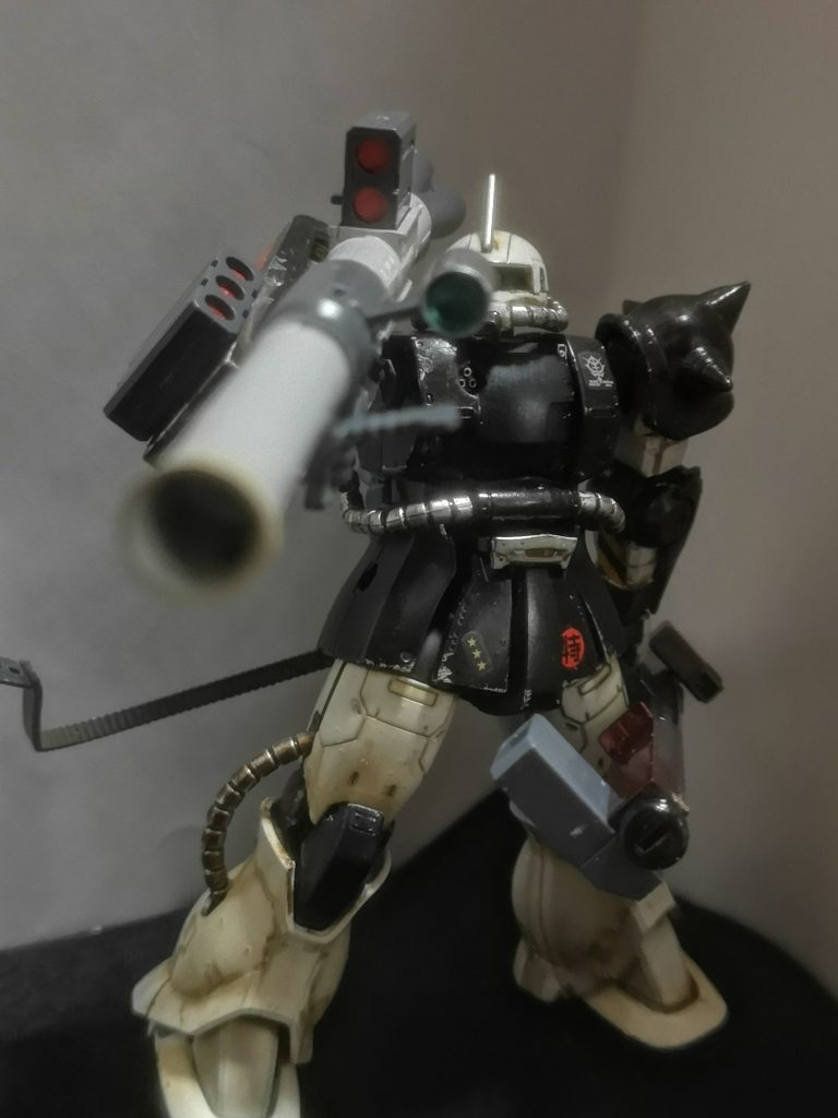 ザクといえばバズーカ！という事で2丁持ち仕様の一番機