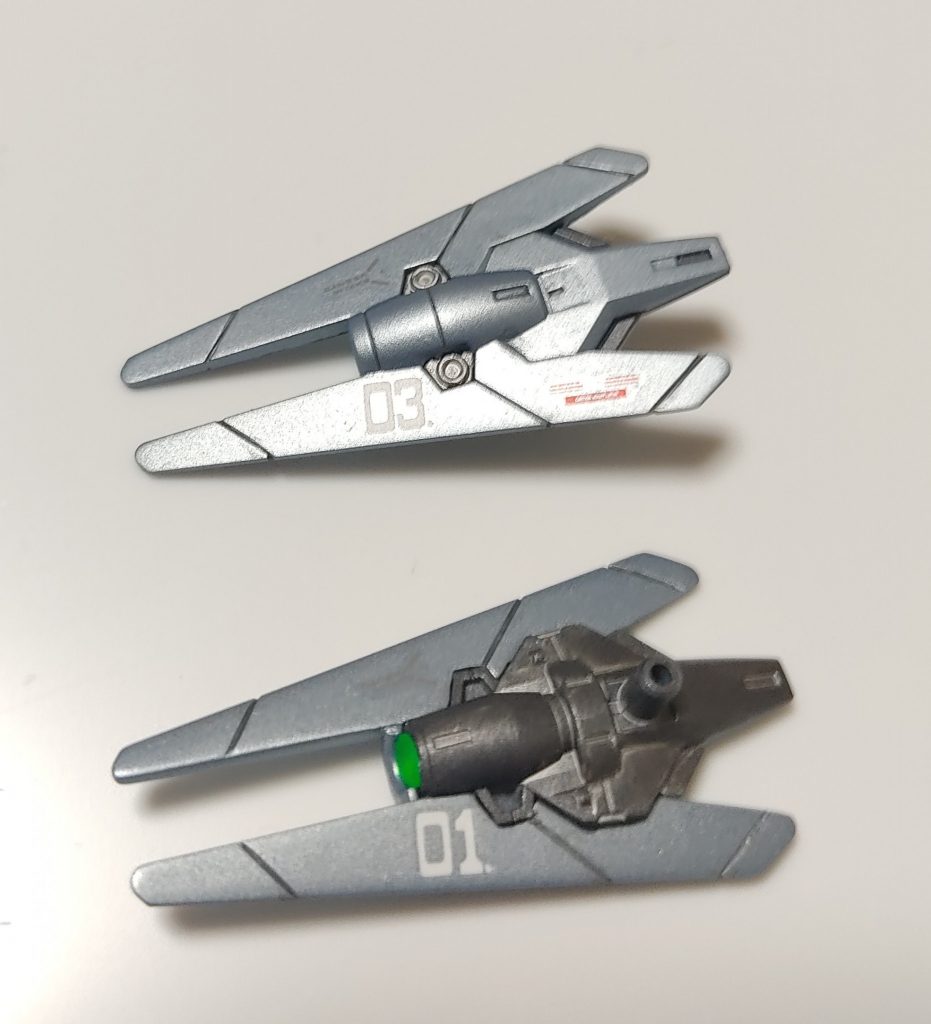 ビットの裏面の肉抜きっぽいデザインが気になったのでパテ埋めして表裏同じにしていますセンサー部にはWOSのHアイズグリーンを接着無しではさみ込みできました背部センサービットには3mm脚部センサービットは少し受け部を削れば3.5mmがピッタリ