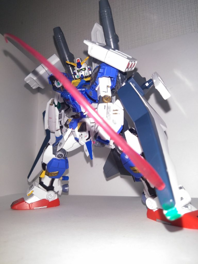 MSに戻してバインダー部分からサーベルが出る設定です！ご覧いただきありがとう御座いました！オマケ