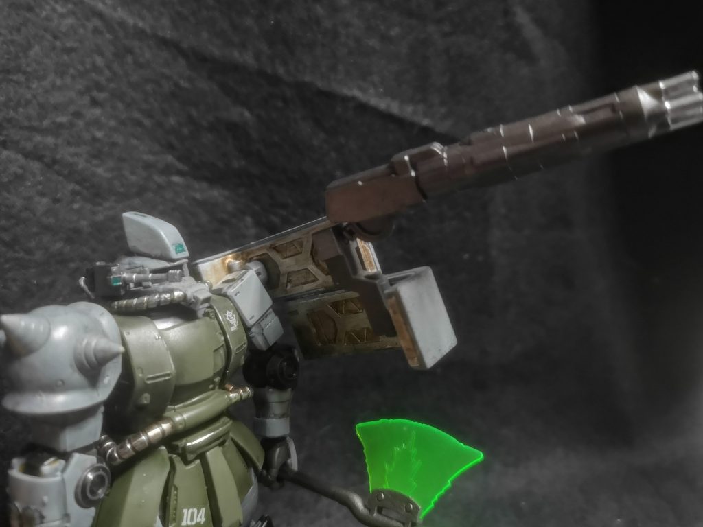 大型ガトリング砲各種キャノン系機体が成果を挙げていることから、当機にもメインオプションとして搭載。盾とアーム接続をしているためフレキシブルに可動し支援、牽制を目的とする。