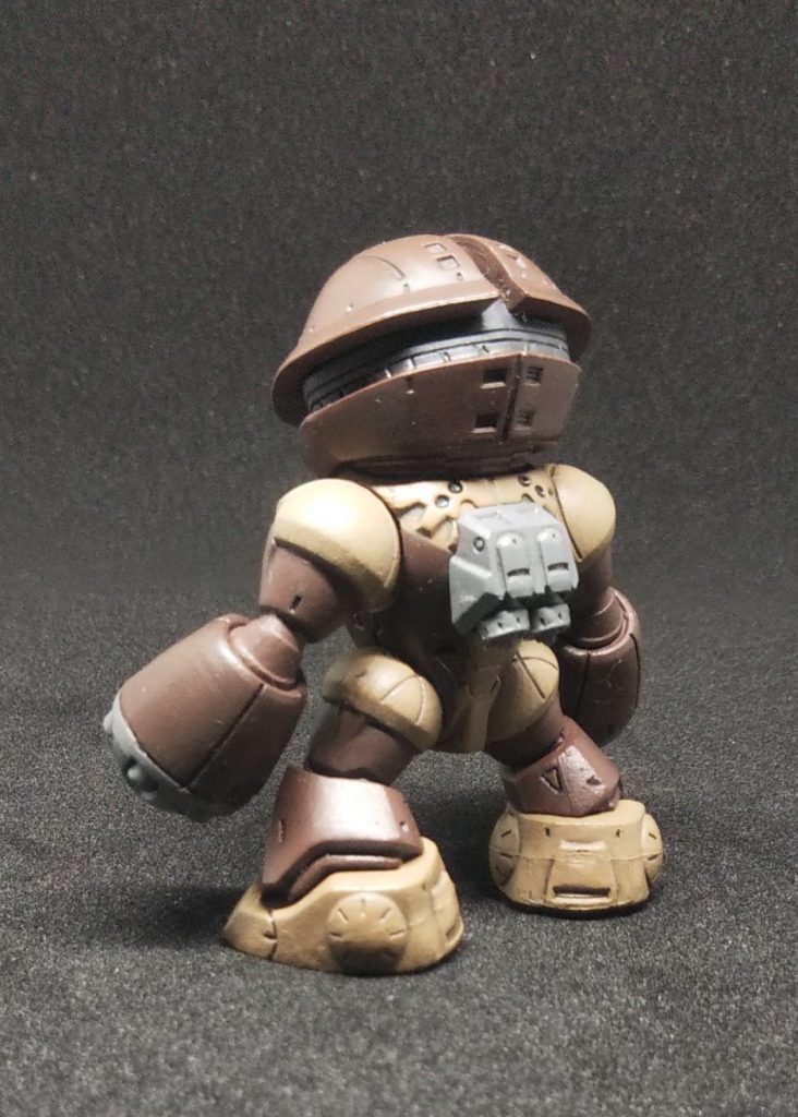 造形が良いので墨入れが引き立ちます。
元の塗装を活かして墨入れ＋部分塗装。