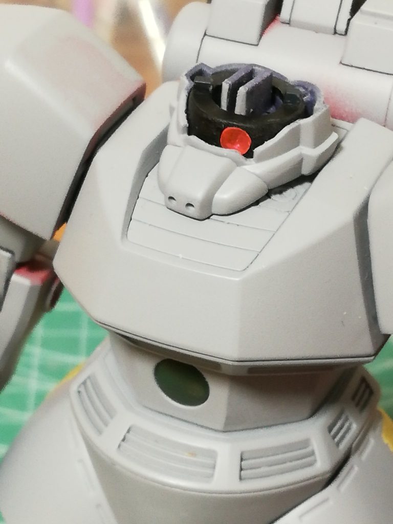 モノアイは適当なクリアパーツのランナーで。