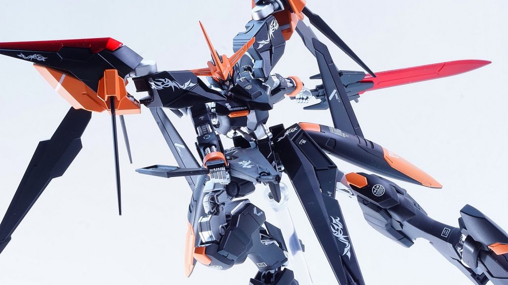 腰につけたライフルもちゃんと持って撃てます。