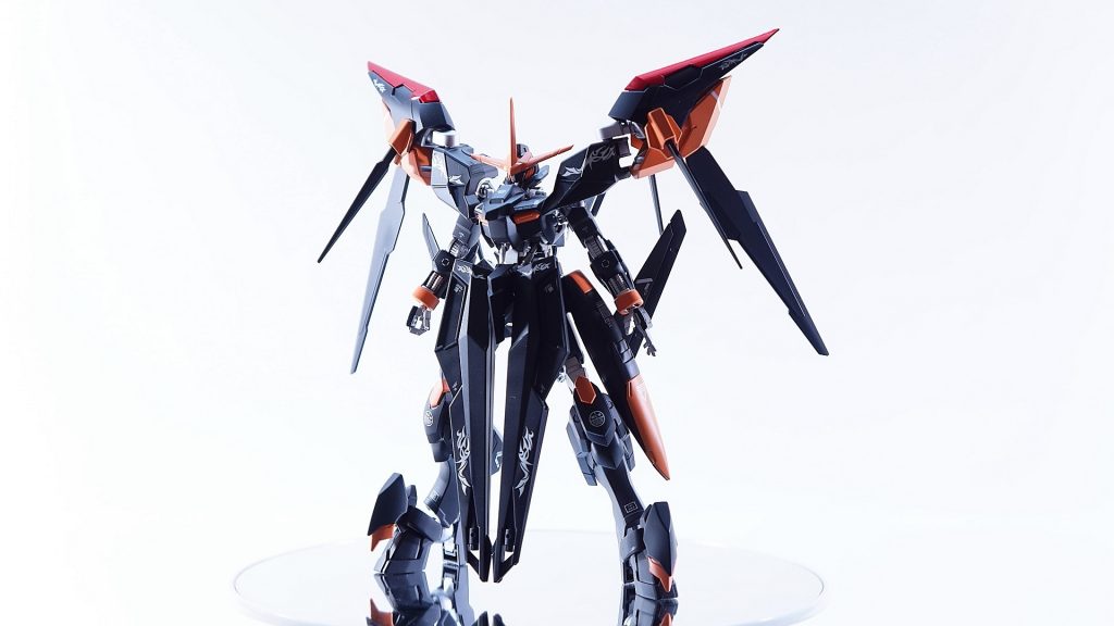 企画をざっくり言うと、人に渡されたキット2体をミキシングして、一体の機体に仕上げるというものです。
今回自分に当たったキットは、ガンダム端白星とアメイジングエクシアです。