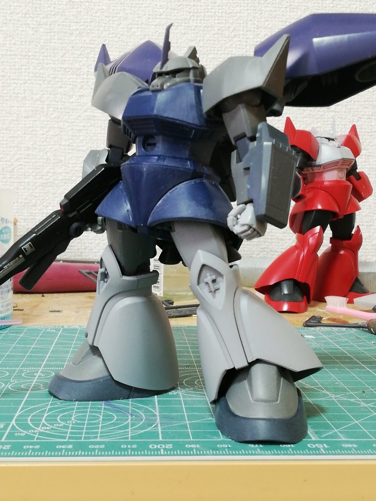 画像はないですが、背中のバインダーはコトブキヤのなんかを使ってフレームをでっち上げて接続しています。