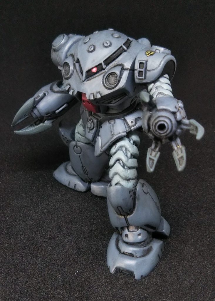 ズゴックE。
造形が好きで墨入れと追加塗装。