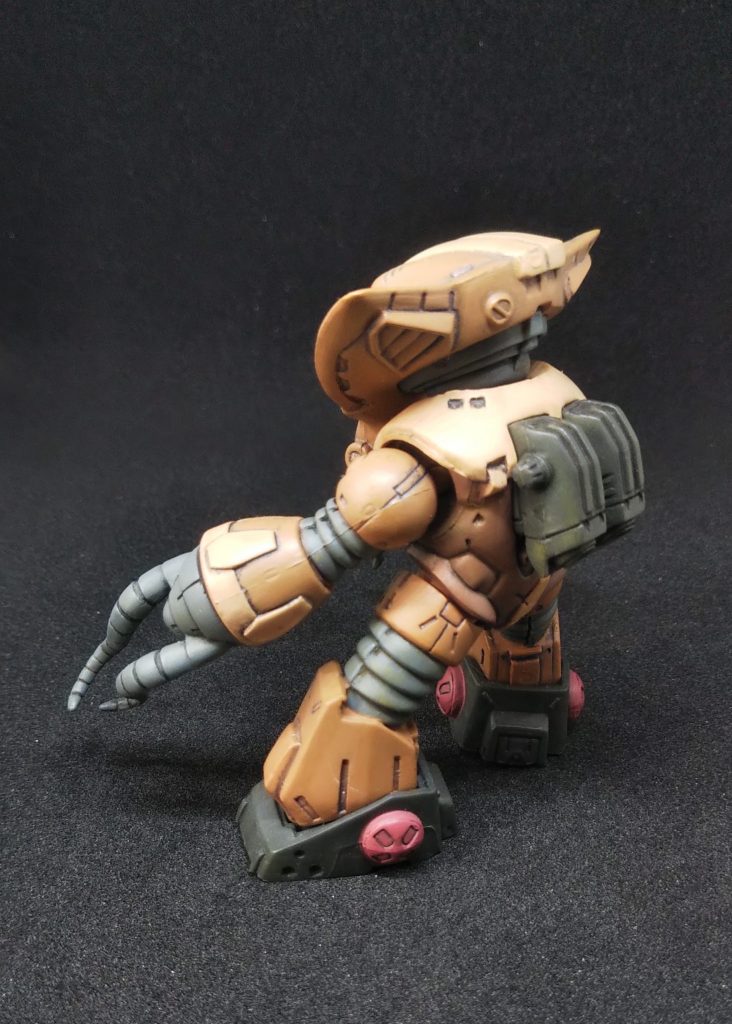 コチラはグレーと黒で墨入れ。