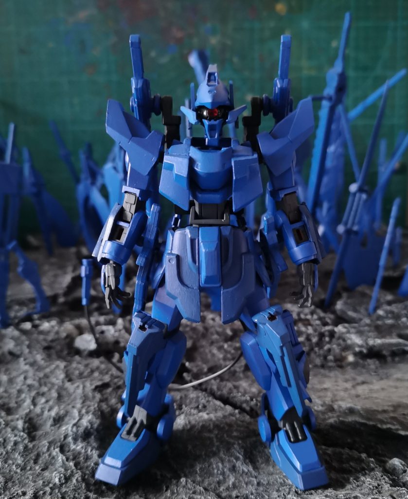 ”初”は剣士に憧れ、だから剣を振る、”中”は剣士を嘲れ、だから爪を振る、時は流れ、”自分”の才能がないことを認め、それでも初心を忘れない、悩み続けて、そして見つけた答えの姿はそのガンプラである＝＝ 