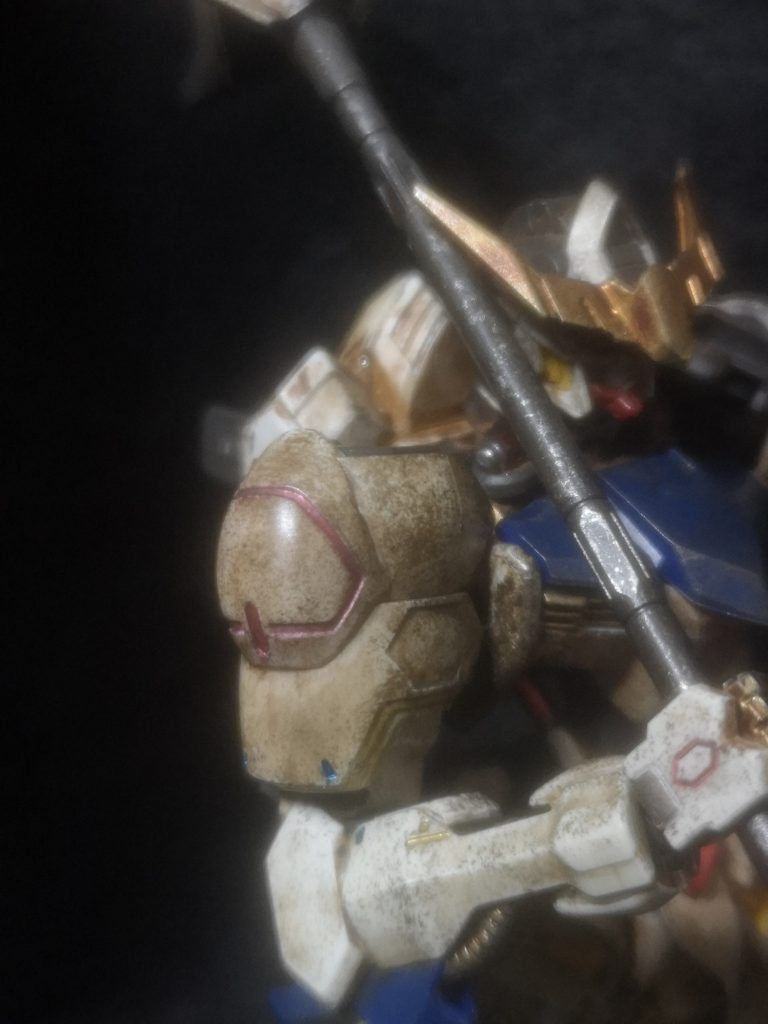 肩のマークはアクリルシルバー→タッチマーカーでスミ入れ。