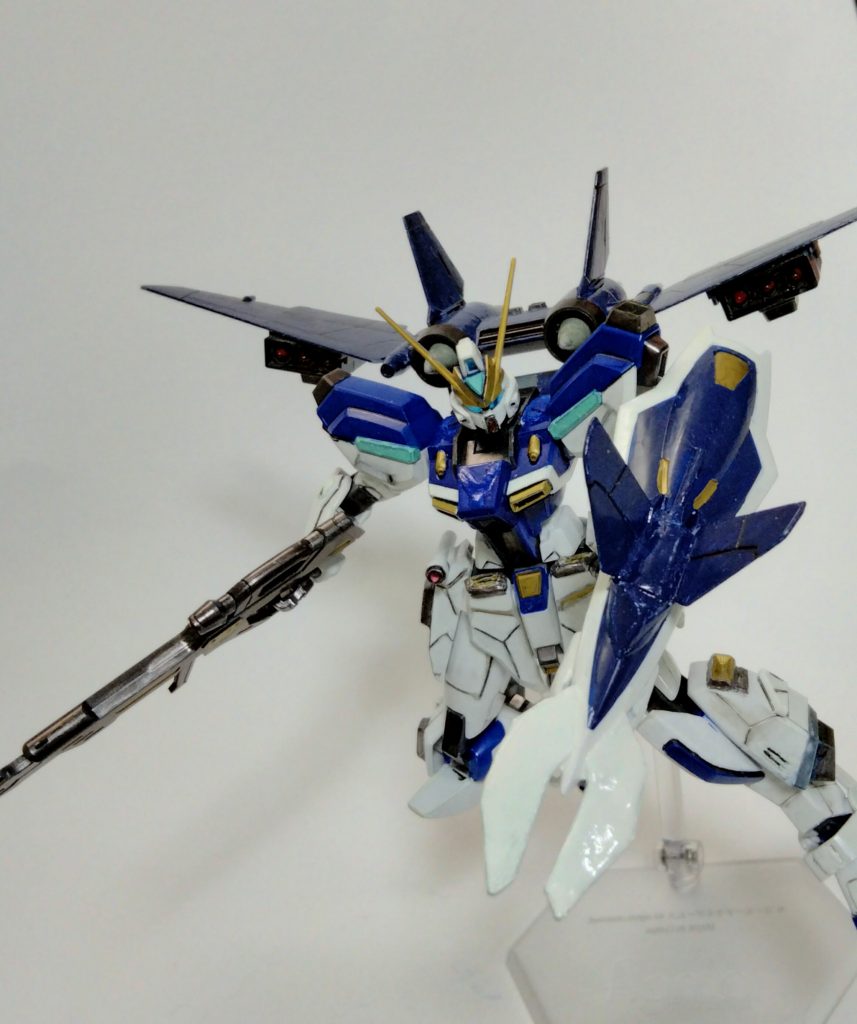 シールドの先端も拡張して、接近戦にも対応可能です。