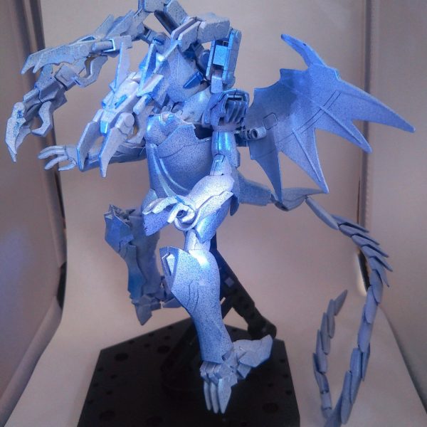 青眼の究極(ブルーアイズアルティメット)ドラゴンガンダム