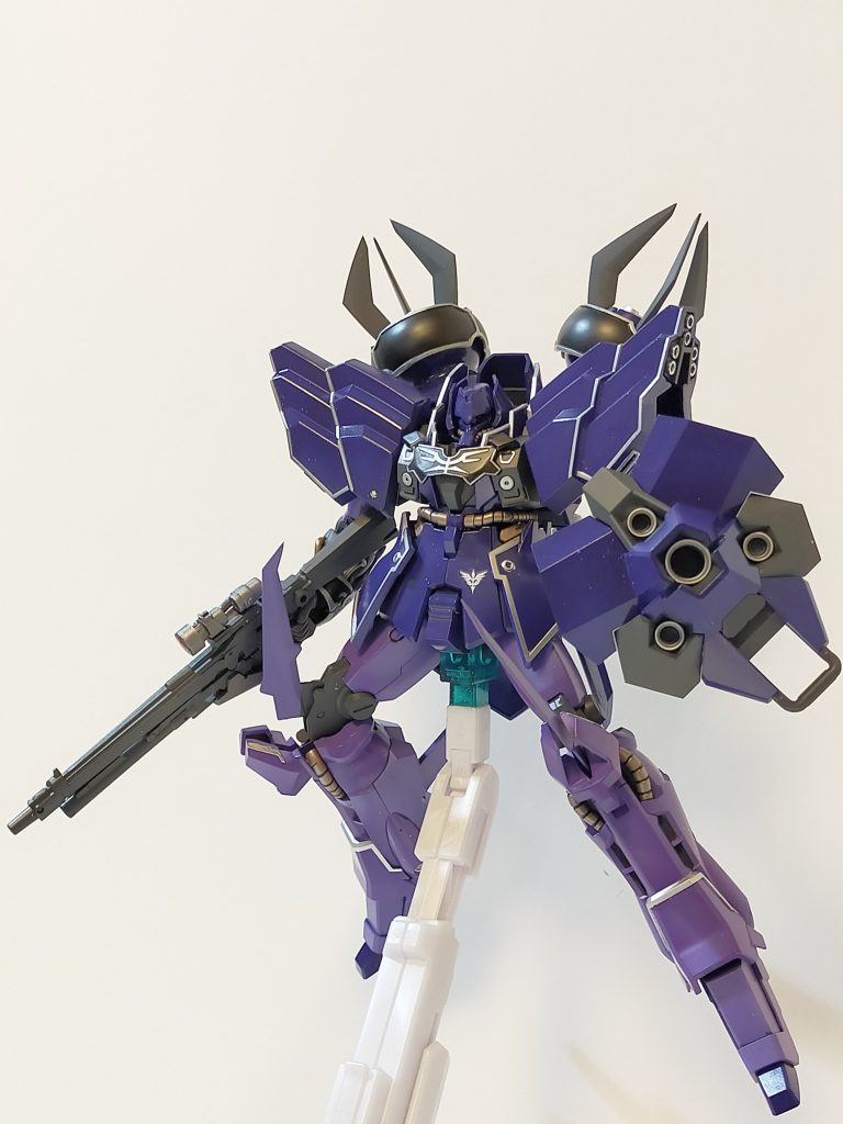 トップヘビーなスタイリングは保ちつつ新鮮なイメージに纏まった様に思います。