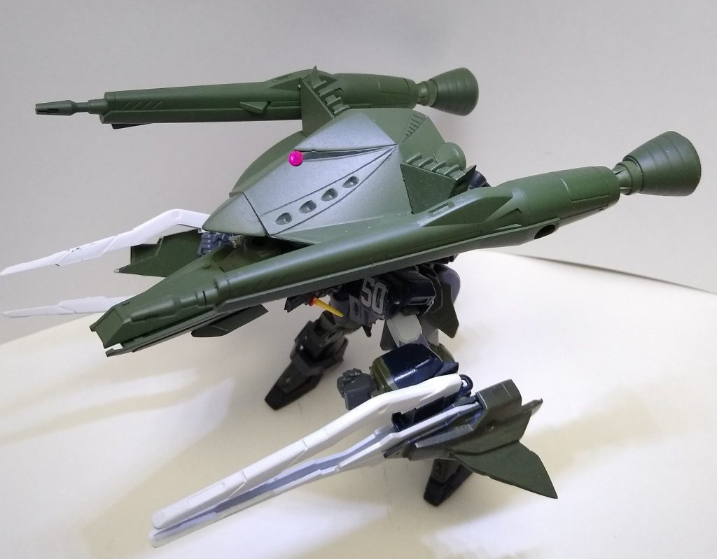 カオス同様モビルアーマー携帯に変形可能です