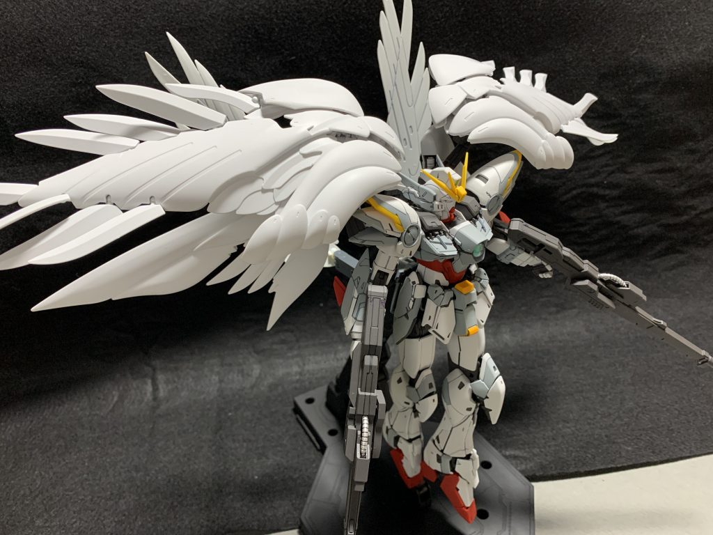 モードアンセム翼はアームを使って全て後方にまとめました。