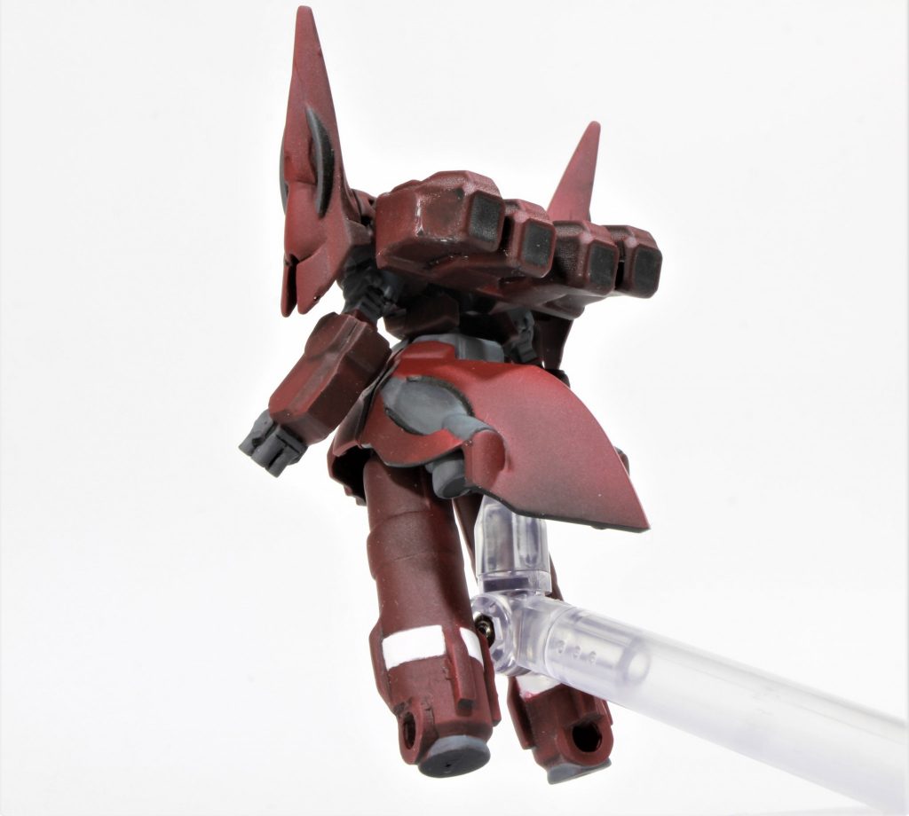 後ろはこんな感じ。例によって肉抜き穴はパテで埋めています。