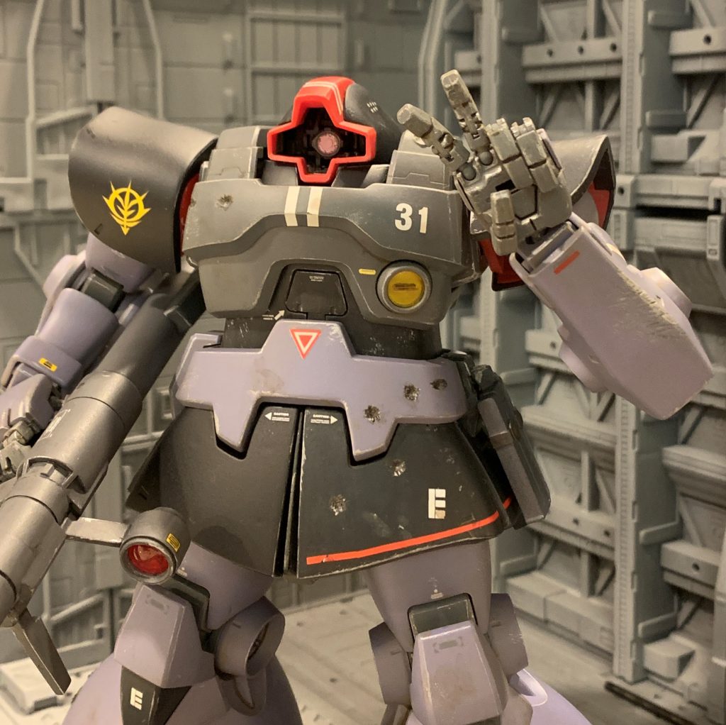 古いキットながらもパーツ分割が合理的でリアル感があり、特に何の改造も無しに今回想像した設定が実現できました。何も改造していないし塗装もろくにしていませんが、作りながら細かく設定を妄想したおかげで非常に楽しみながら作業でき、とても愛着の湧くリック・ドムになりました。既に公開されていますが、今年中?にはドムVer2.0が出ると思いますが、既に完成しきっている感のあるVer1.0をどう超えてくるのか、今から非常に楽しみですね!最後までご覧いただきありがとうございました。