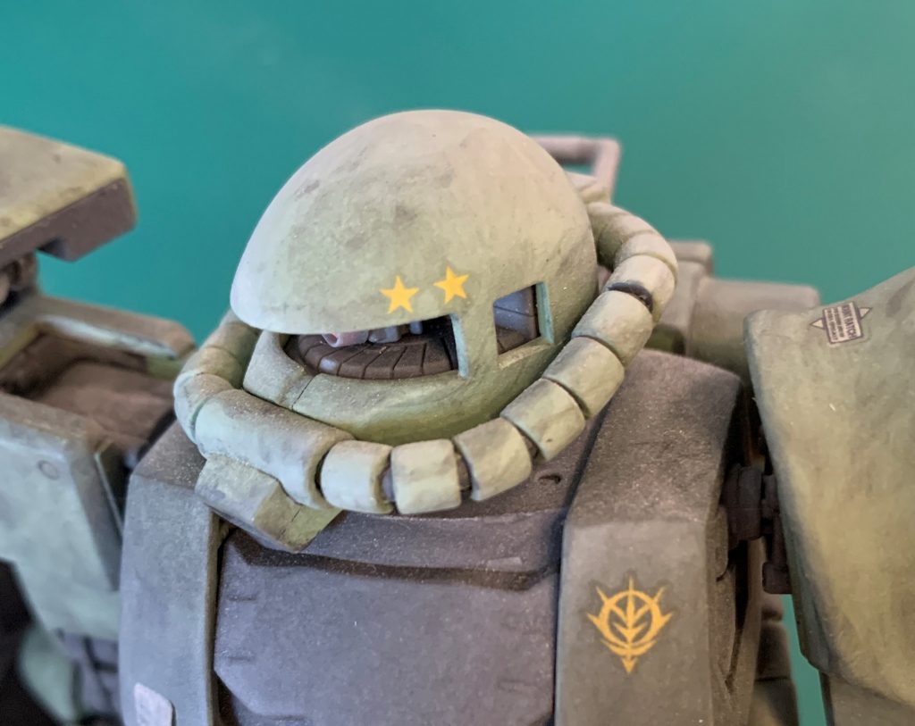 工作箇所は覚えていませんでしたが、見渡すと頭部の上下分割を一体化してありました。この分割は今でも気持ち悪いと思うので、当時もそう思っていてちゃんと対応しているのは我ながら褒めてしまいました(笑)