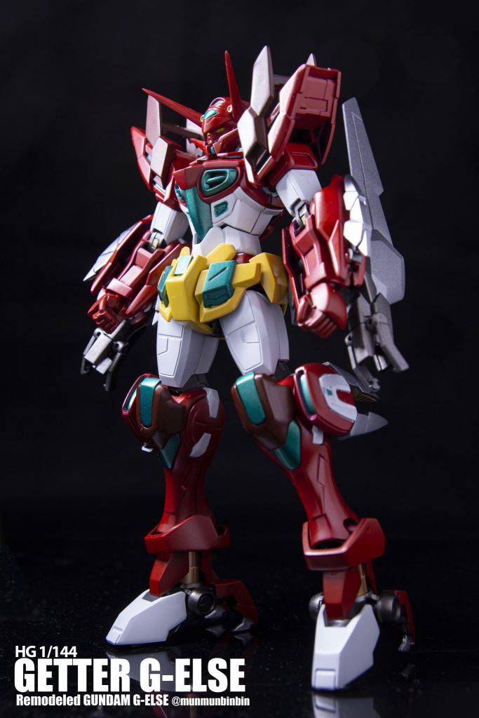 前回のジムコマンドくんが地元模型店で賞をもらって数か月…副賞で頂いたG-エルスを全塗装して「ゲッターGエルス」、ようやく完成しました。以前からあっためていたネタで、髭のあるガンダムをリデコしてゲッターカラーのガンプラを作りたいと考えていた折に先述の経緯でGエルスくんを入手し、その姿形名前まで完璧に”ゲッター”だったんで初めてエアブラシでの全塗装をしました。や、”G”で角でヒゲまで生えてるなんて都合よすぎでしょキミ…