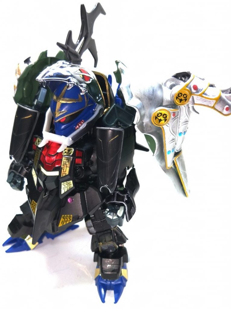 真闇皇帝クシャトリアに黒魔神闇皇帝のパーツ、部分塗装です。