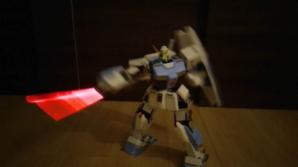 頭頂高365mm 全備重量1335g スケール1/50骨格:SainSmart 17-DOF二足歩行ロボット・キット外装:スチレン材によるスクラッチ(重量が増えるとサーボモーターの負荷が増えるので、素材は軽さも考慮してます)