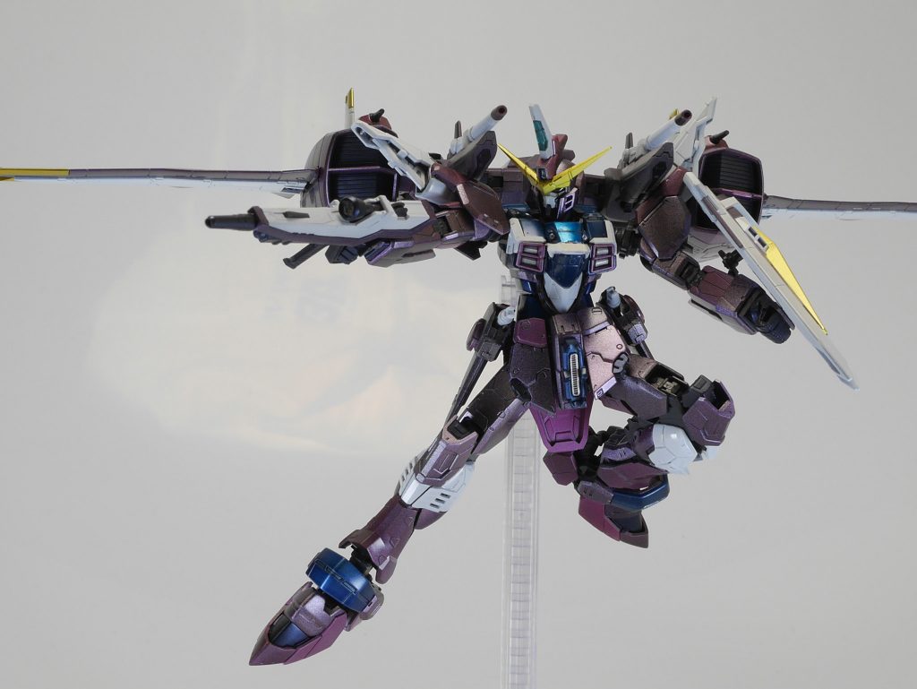 ビームライフルを構えて。