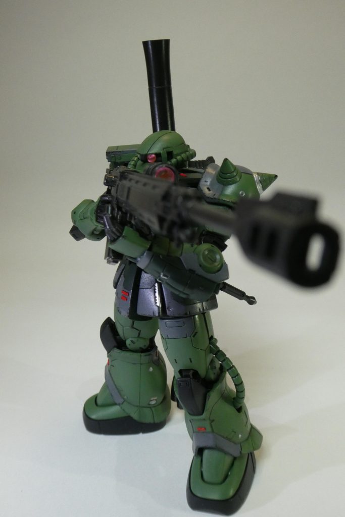 ふくらはぎの外装の合わせ目が段落ちモールドだと思って、そのまま組んでしまいましたが、普通にがっつり合わせ目でしたね・・・