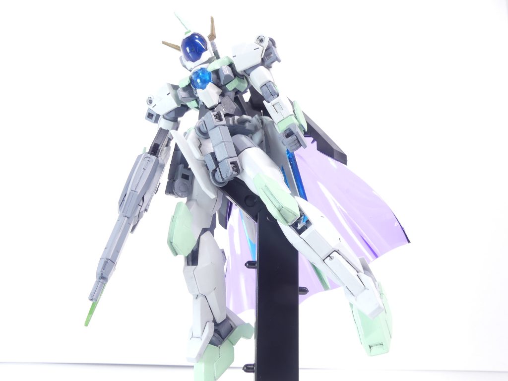 ビームマントを展開。各種ジョイントパーツを介してAGP穴ガンプラに接続・・・