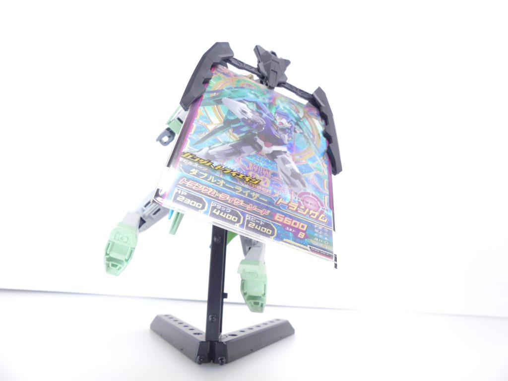 ~フォース・「アルケミスト」のフォースネスト~あたし達は時々、話し合う。「エルドラパーツ」って、何だろねって。GBNがロールバックされたのなら、本当は現れるはずのないもの。ゲーマスやシバ・ツカサは、それにある一定の「理由」を付けた。GBNは、データの海。そこに集った「想い」の集積がELダイバーなら、例えデータがリセットされてもその「想い」は再構成されるだろう・・・って。まぁ、そうね。あの時のアルスも「エルドラの月」も、流入してきたデータなんだから。この説については、あたしは賛成を送っておいた。「エルドラ武装」のこともあったしね。・・・さて。あたしは・・・トライホルダーフレームの評価テストして、クジョウ・キョウヤにデータを渡しておかないと・・・