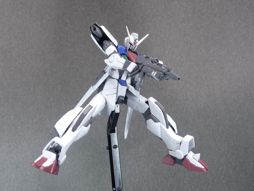 ALネイキッド:ELダイバー・アルのリアルボディとしてコウメがビルドしたガンプラ。エルドラウィンダム(ウィンダム)の汎用性を、ストライクガンダムなどのイメージを元にさらに拡張。オプションパーツの追加でさらなる可能性を秘める。ほとんどのパーツはエルドラウィンダムの塗り替えです。頭部はストフリ・ストライクから。肩前部・腰フロントアーマーはプラ板を追加。足の爪は取っ払ってプラ板で埋めています。