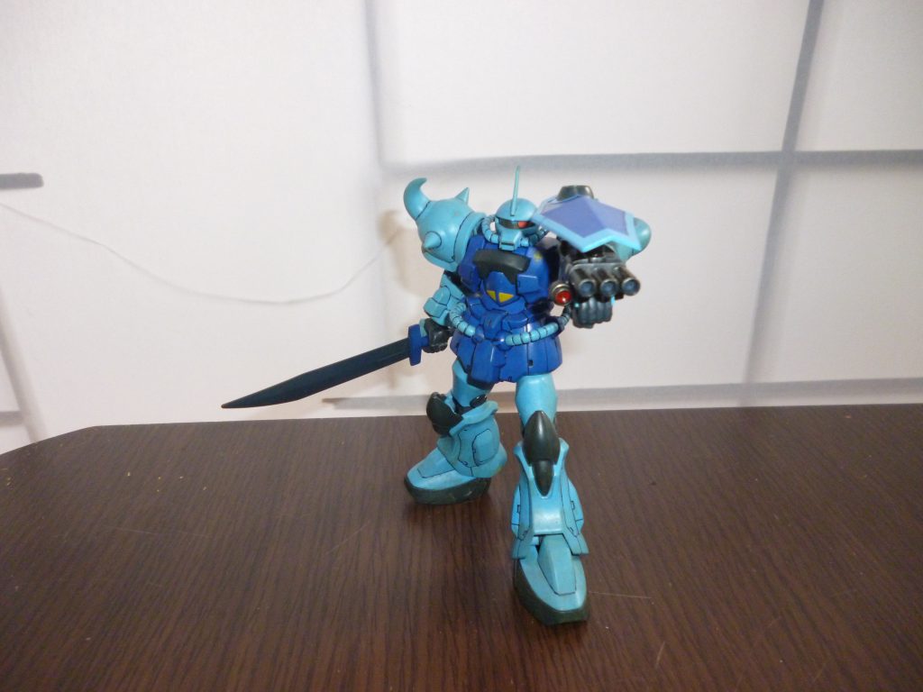 　「これで終わりだ！」　ガトリング砲をパージです（というか、ノーマルなシールドと差し替えただけです・・・）。これはこれで、シンプルですがカッコいいですね。