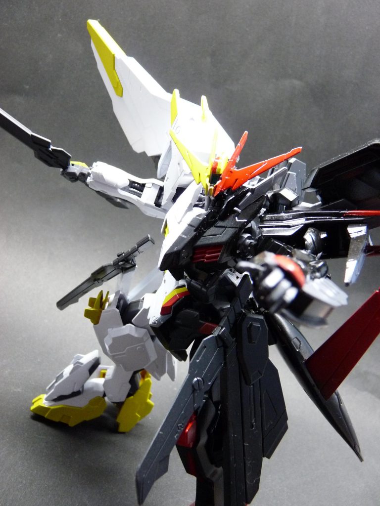 手にはヴィダールのものを使用し、平手を使えるようにしてみました。マルコシアスに付属している武器が優秀でした。