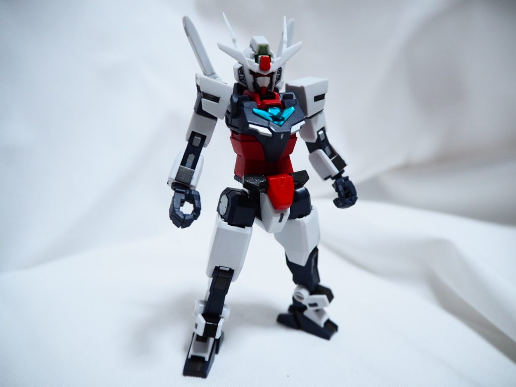 核となるコアガンダム・クルスこちらはアンテナ・マスクの形状変更と一部の塗装のみです。ヒロトに許可は取ったのか?